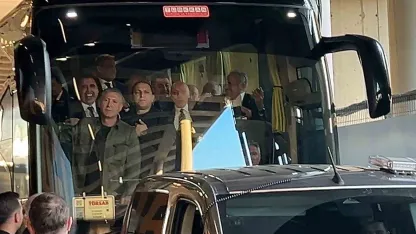 Galatasaraylı yöneticiler, Fenerbahçeli yöneticileri karşıladı