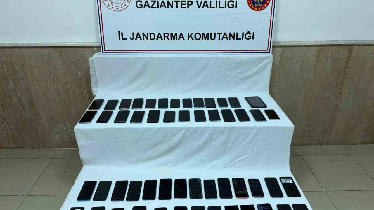 Gaziantep’te 2 milyon TL değerinde kaçak telefon ele geçirildi: 1 gözaltı
