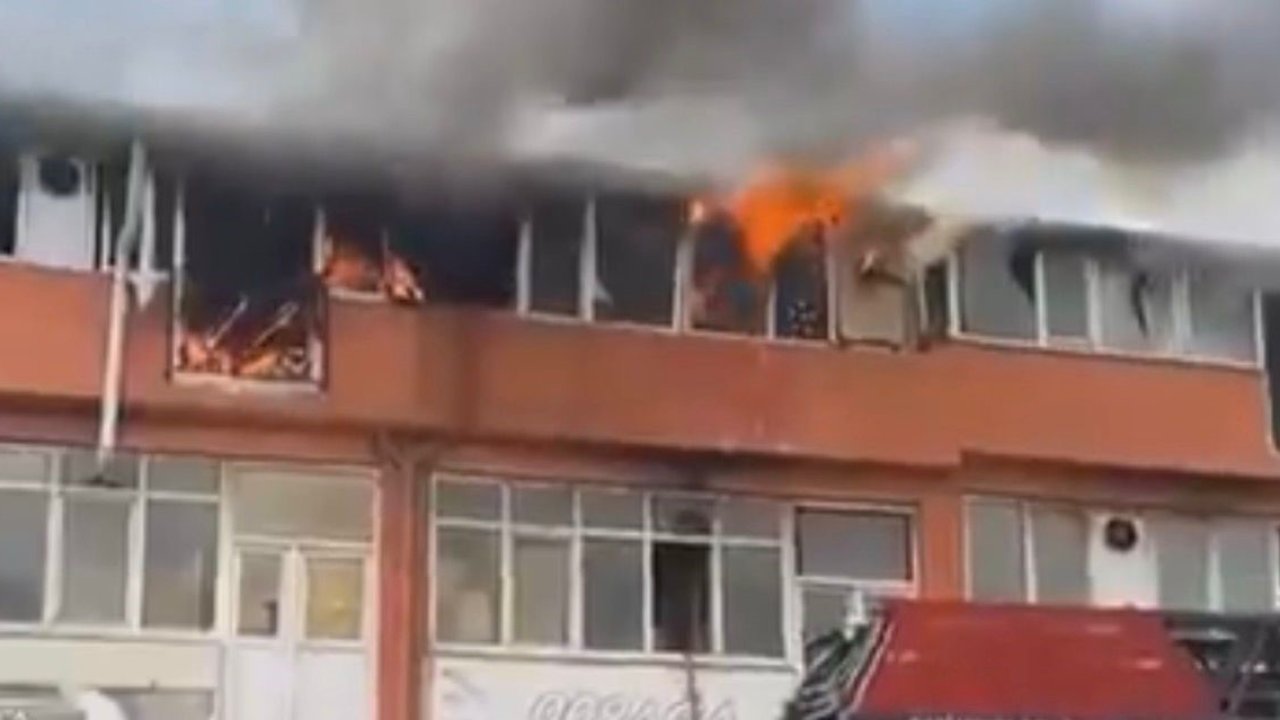 Gaziantep’te ayakkabı imalathanesinde korkutan yangın