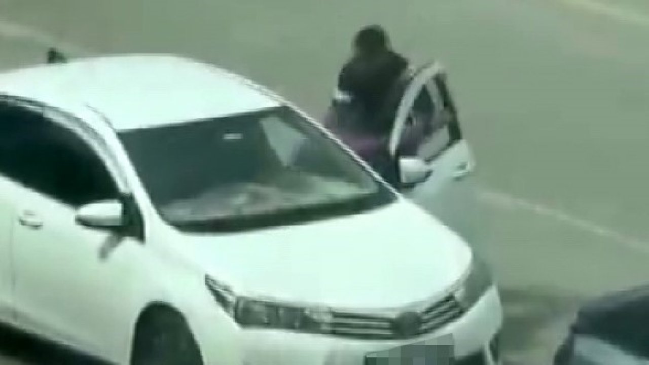 Gaziantep’te trafikte yaşanan şiddet olayı cep telefonu kamerasında