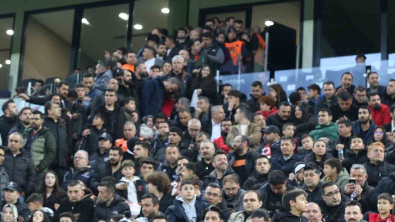 Gençlerbirliği - Galatasaray maçında VIP tribünde izdiham