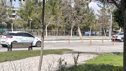 Gercüş’te bulvar işgali: Kaldırılmayan eğitim dubaları trafiği esir aldı