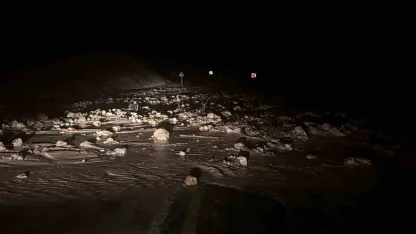 Gercüş’te heyelan: Mahsur kalan vatandaşlar kurtarıldı