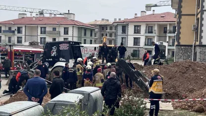 Göçük altında kalan işçi için ekipler seferber oldu