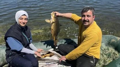 Gölette kaçak avcılığa geçit yok: Yasa dışı ağ imha edildi