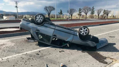 Görenleri dehşete düşüren kaza anbean güvenlik kamerasında