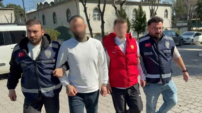 ‘Gözlüğünün altından bize niye baktın’ diye silahla vurdular