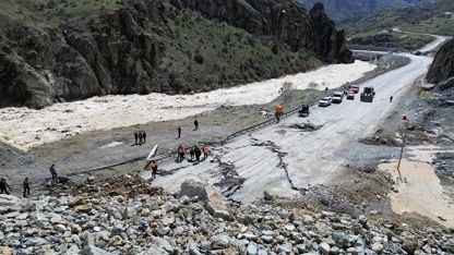 Hakkari-Van yolu trafiğe açıldı