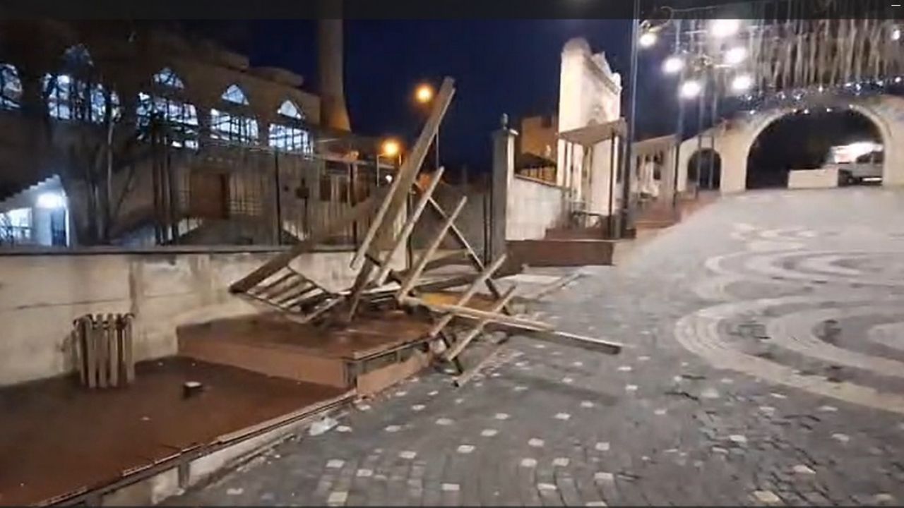 Hakkari’de kamelyalar tahrip edildi