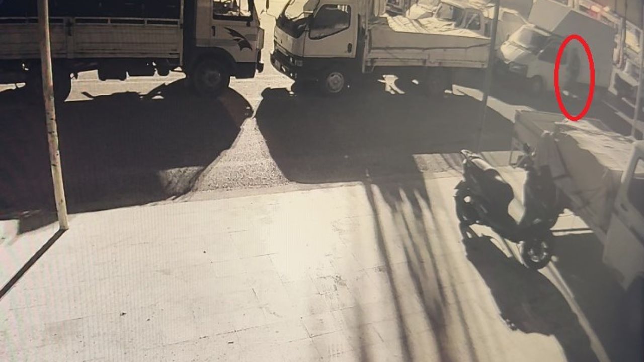 Halde anahtarı üzerinde bırakılan biber yüklü kamyonet çalındı