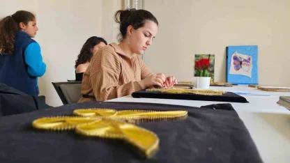 Hasköy’de gençler filografi sanatıyla hem hobi ediniyor hem meslek öğreniyor