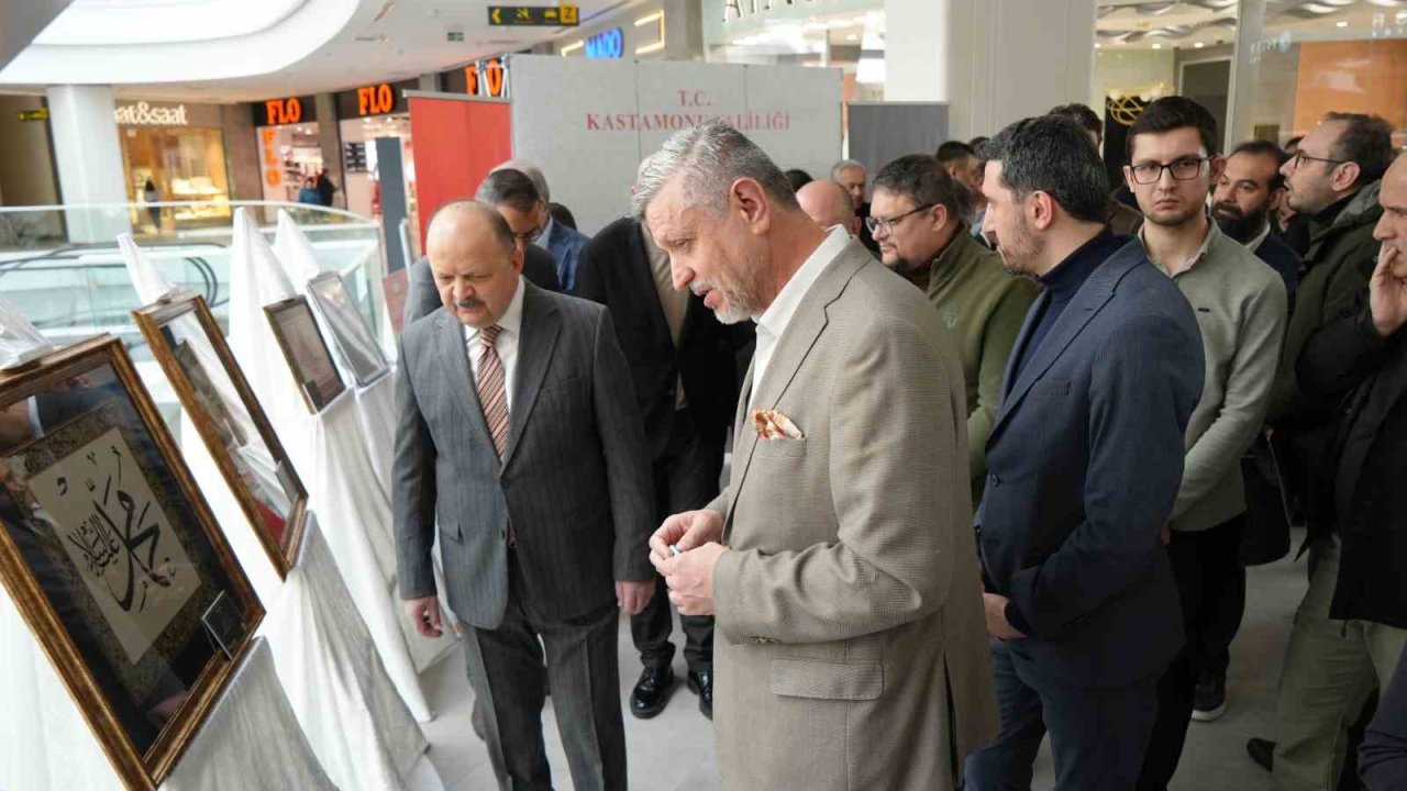 Hattat Emrullah Demirkaya’nın eserlerinin 34 yıl sonra ilk kez bir araya geldiği sergiye yoğun ilgi
