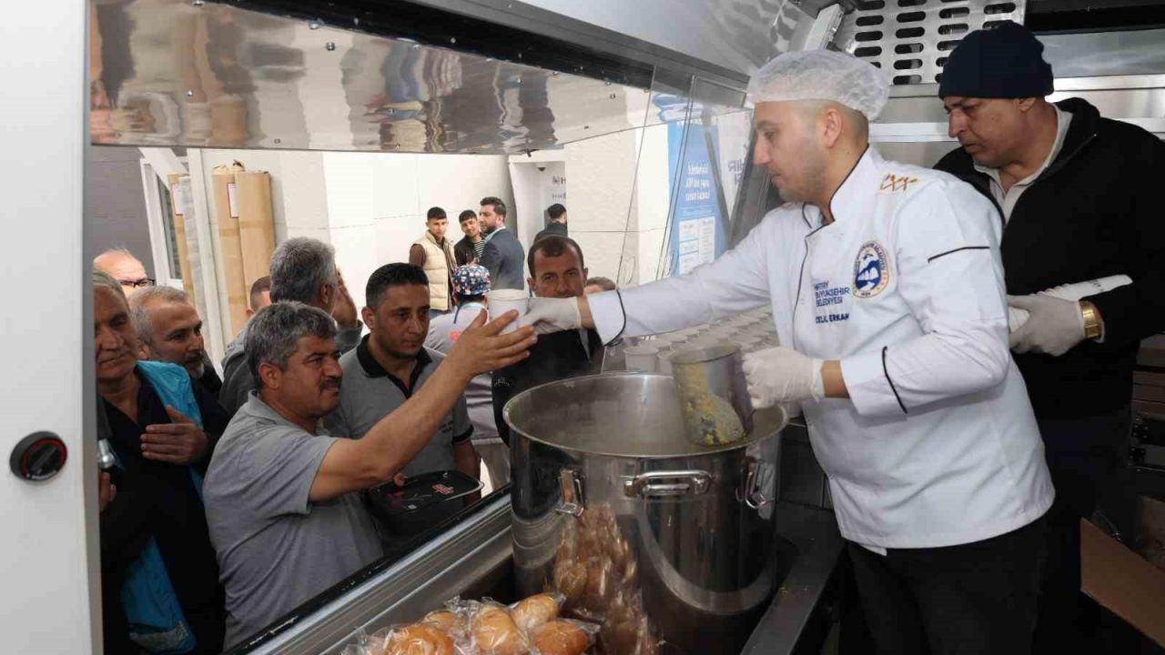 HBB’nin çorba ikramı ile yürekler ısınıyor