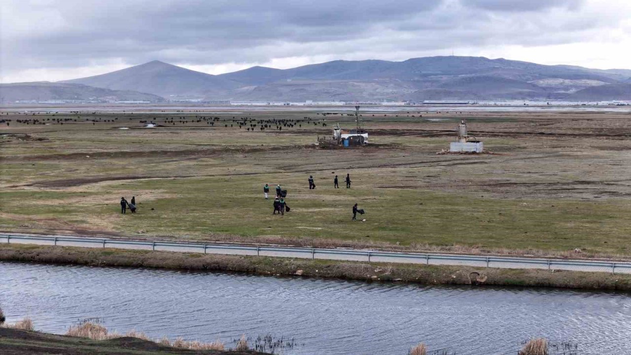 Hürmetçi’de sıcak asfalt, çevre temizliği ve yeşil alan atağı