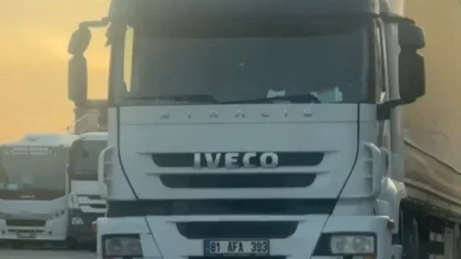 İkiz plakalı tır, vatandaşın dikkati sayesinde yakalandı