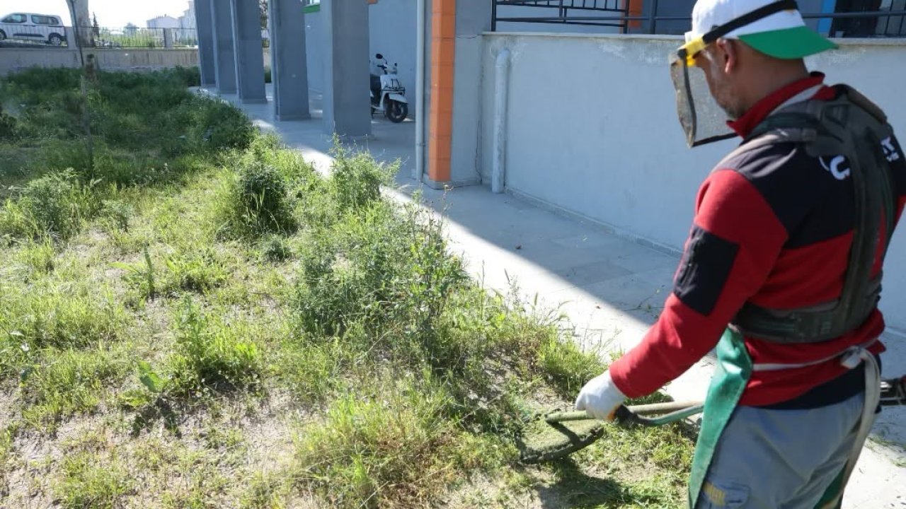 İncirliova’da okul bahçeleri temizlendi