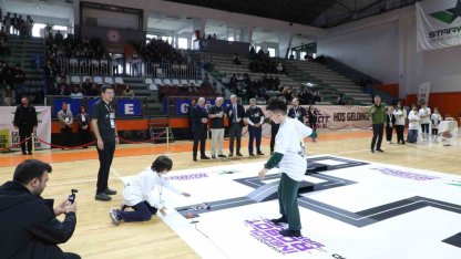 İnegöl’ün mucitleri robotlarını yarıştırdı