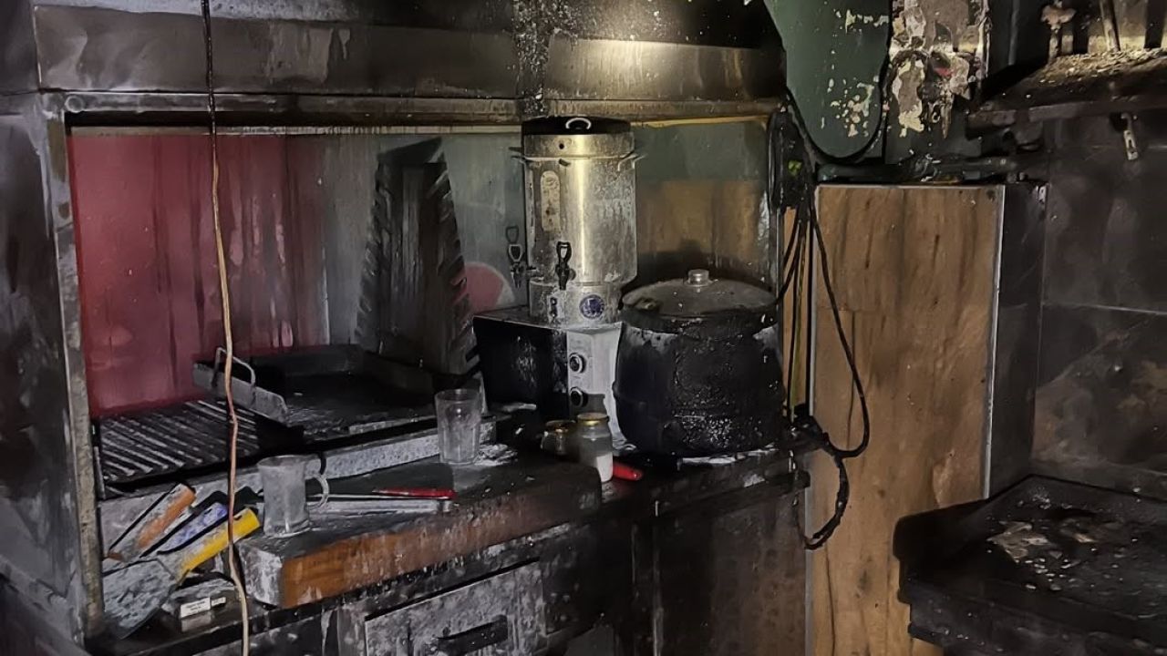 İş yerinin mutfağında çıkan yangın büyümeden kontrol altına alındı