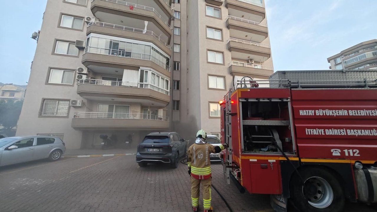 İskenderun’da binanın bodrum katında yangın çıktı