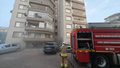 İskenderun’da binanın bodrum katında yangın çıktı