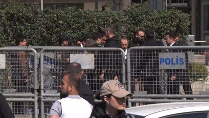 İstanbul İl Emniyet Müdürü Yıldız, Levent’te çatışmanın olduğu bölgede inceleme yaptı