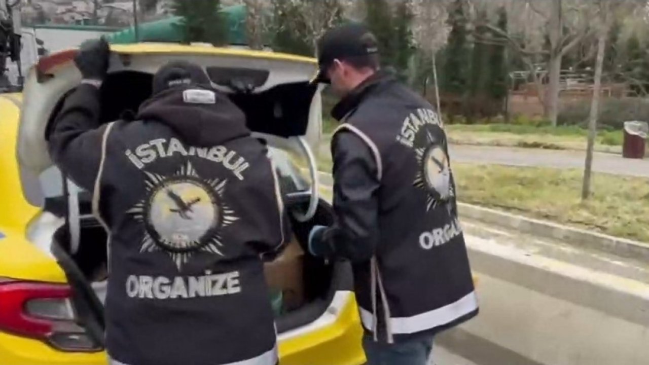 İstanbul’da kaçak silah operasyonu: Takside ve depoda 113 tabanca ele geçirildi