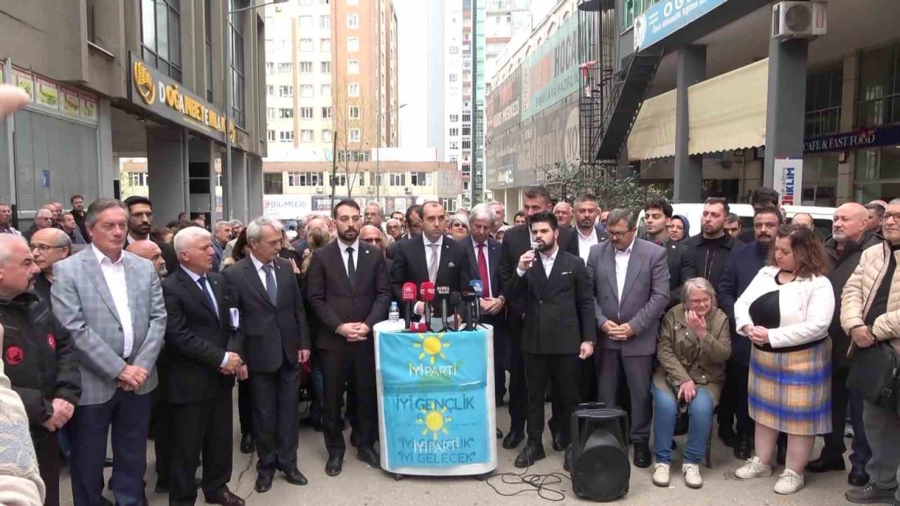 İYİ Parti Bursa’da istifa dalgası: İlçelerde peş peşe ayrılıklar