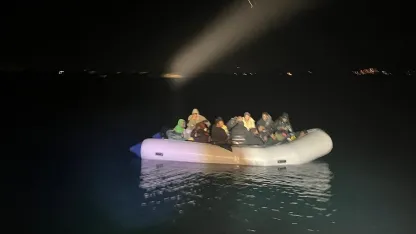 İzmir’de 9’u çocuk 25 düzensiz göçmen yakalandı