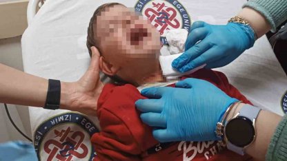 İzmir’de parkta oynayan 2 yaşındaki çocuğa bıçaklı saldırı