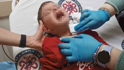 İzmir’de parkta oynayan 2 yaşındaki çocuğa bıçaklı saldırı