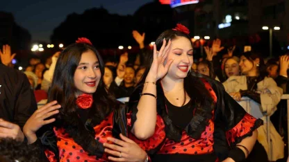 İzmit sokaklarında renkli etkinlik