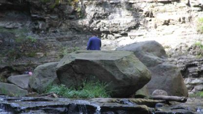 Kabaceviz Şelalesi’nde piknik yapan kardeşlerin üzerine kaya düştü: 1 ölü