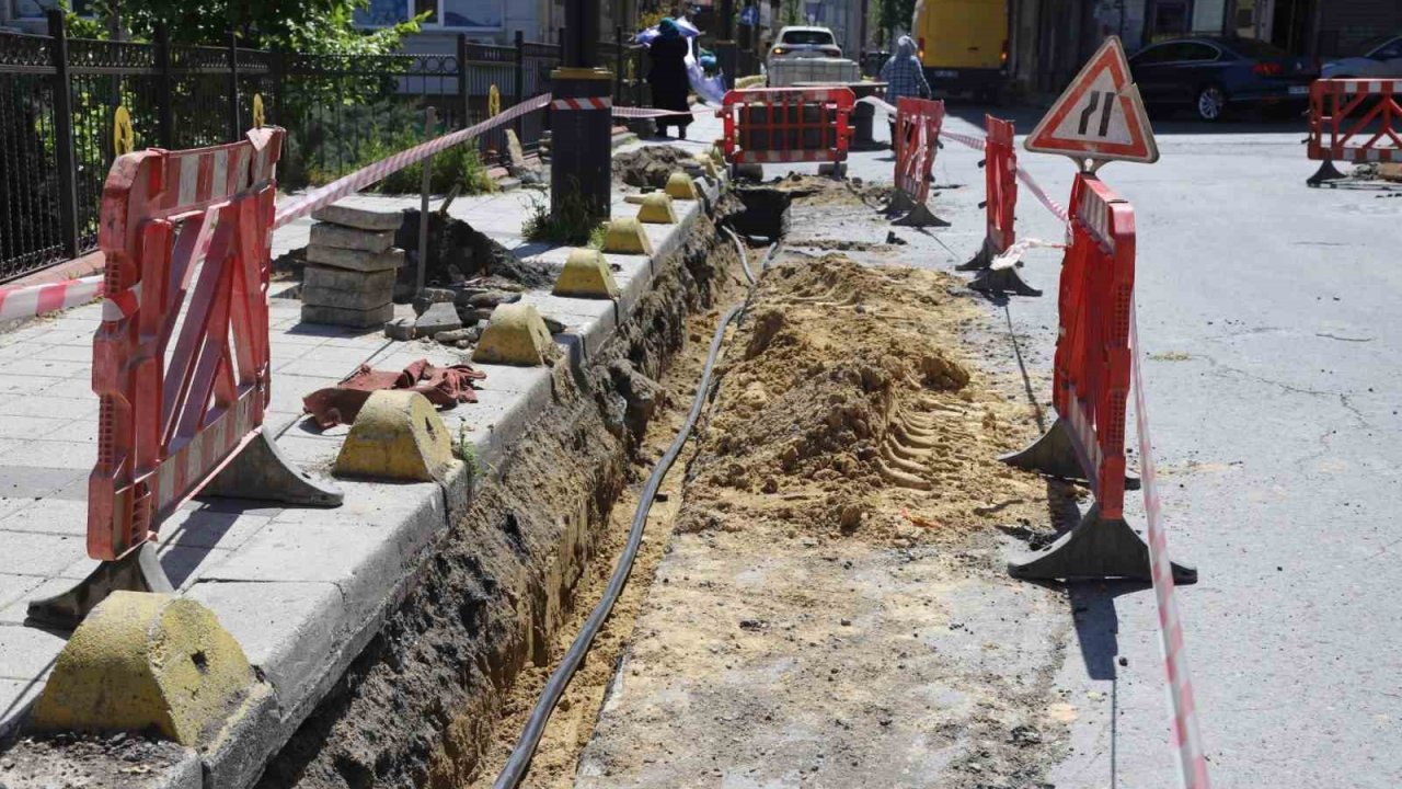 Kağıthane’de elektrik hatları yer altına alınarak altyapı güçlendiriliyor