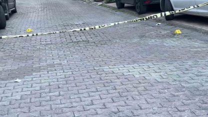 Kağıthane’de polis kendine saldıran gençler kaçınca havaya uyarı ateşi açtı