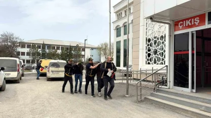 Kahramanmaraş’ta 2,1 milyonluk vurgun yapan sahte polisler yakalandı