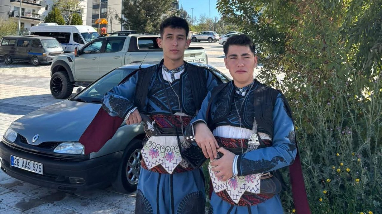 Kaleli öğrenciler halk oyunlarında bölge derecesi aldı