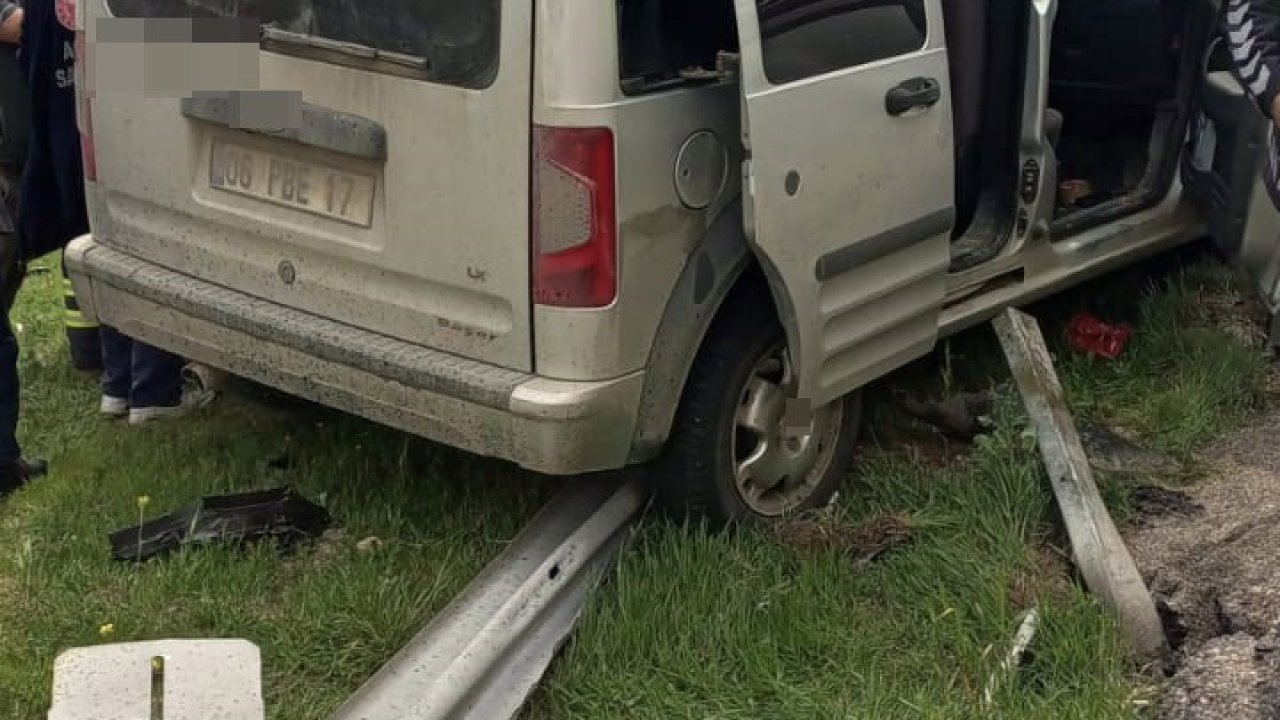 Kamyonet bariyerlere çarptı: 5 yaralı