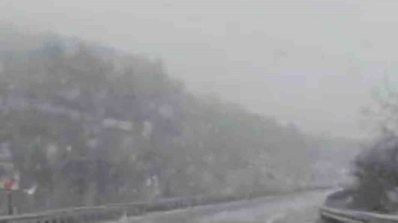 Karabük-Çerkeş kara yolunda kar yağışı başladı