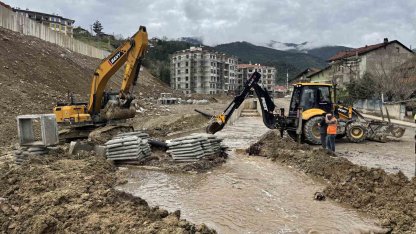 Karabük’te sağanak yağış sonrası dereler taştı