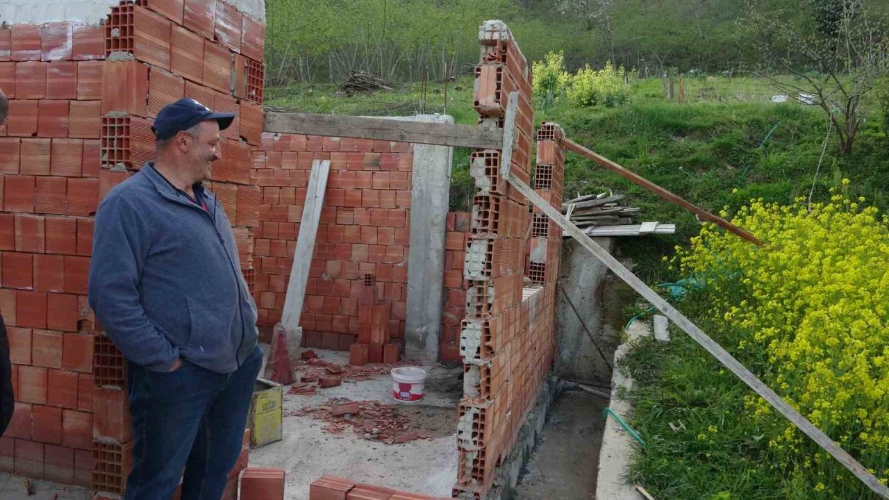 Karadeniz usulü ustalık: Duvarı yıkmadan yerini değiştirdiler