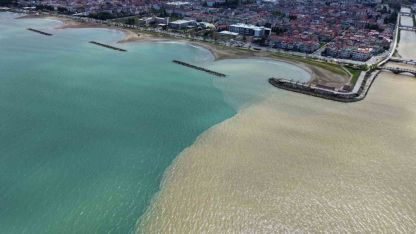 Karadeniz’in rengi kahverengiye döndü