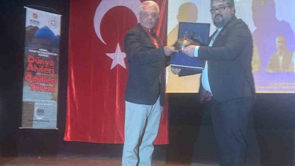 Kasap Halil Usta’nın sahipleri Bakışgan kardeşlere dünya ahilik ödülü