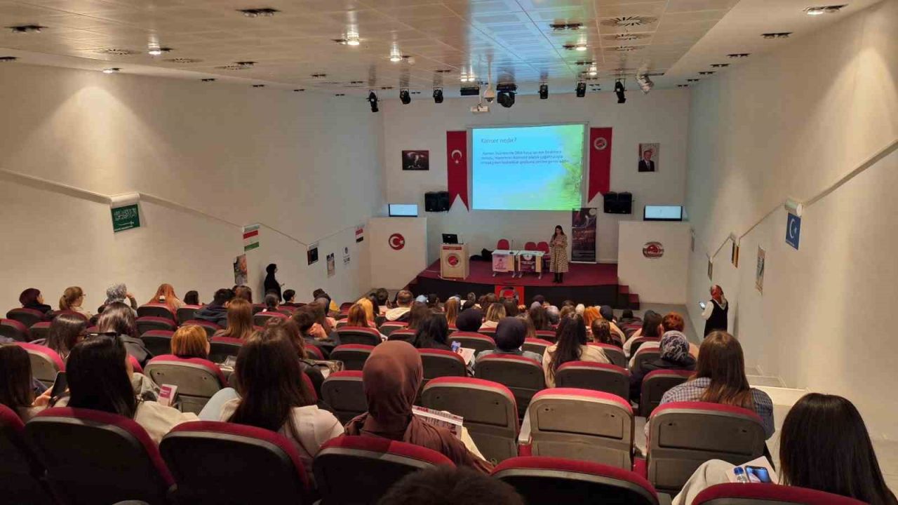 Kastamonu Üniversitesi’nde kanser farkındalığı eğitimi
