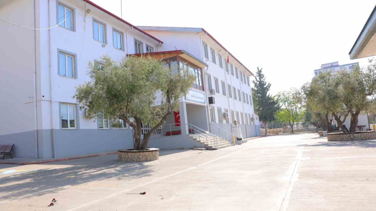 Katliamın yaşandığı Ayser Çalık Ortaokulu 23 Nisan’da sessiz