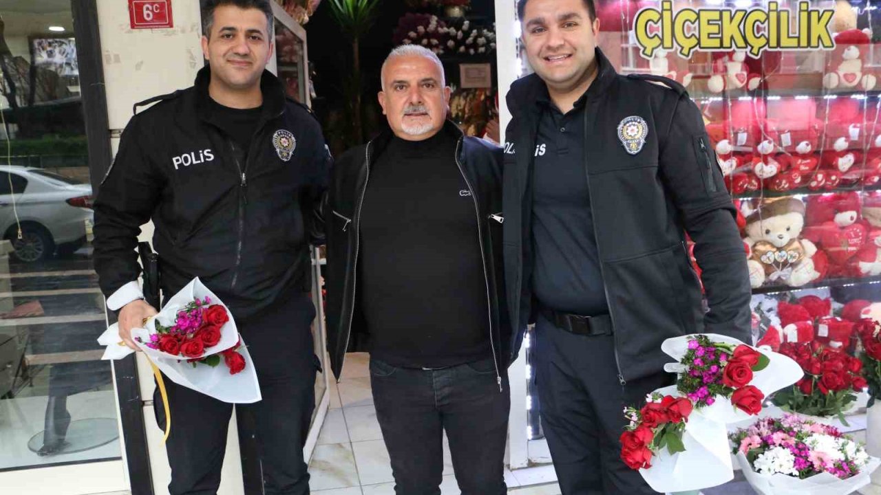 Kavga diye geldiler, çiçeklerle karşılandılar