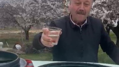 Kayısı bahçelerinde "zemzemli" ilaçlama