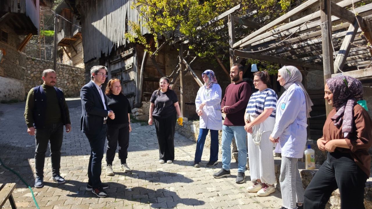 Kaymakam Arıkan’dan Apçağa köyünde restorasyon çalışmaları incelemesi