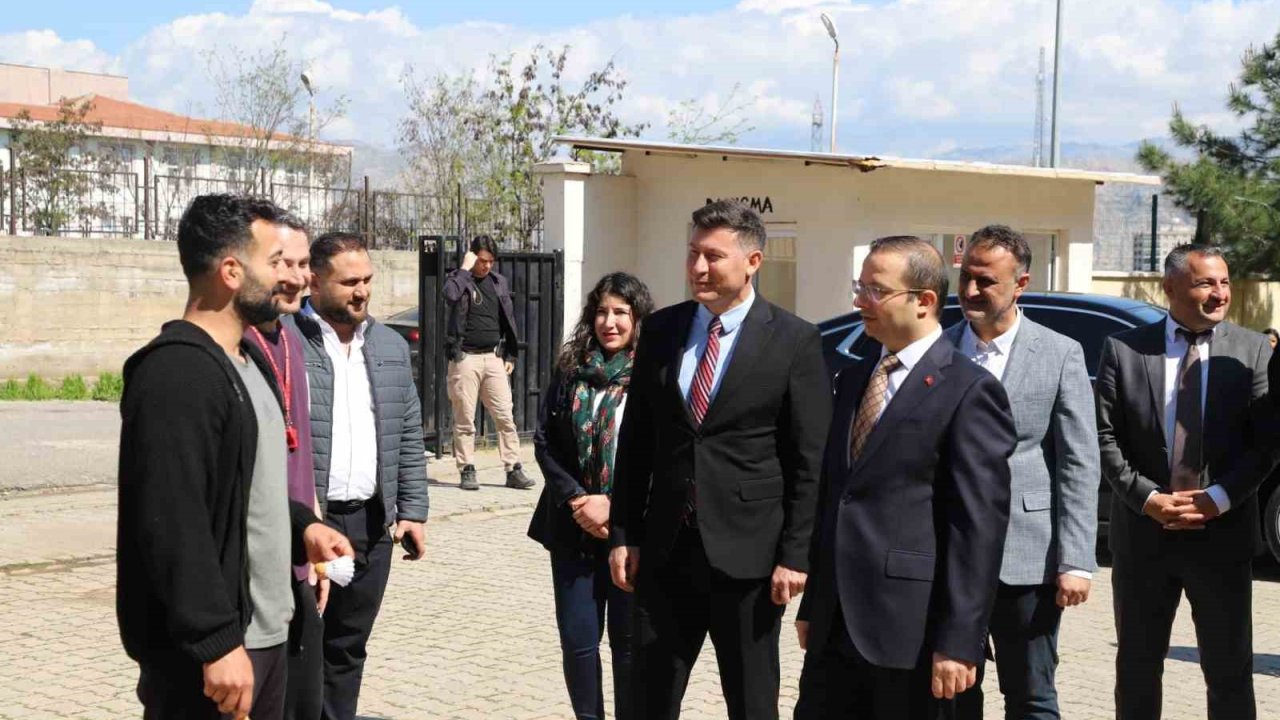 Kaymakam Baycar, öğrencilerle geleceği konuştu