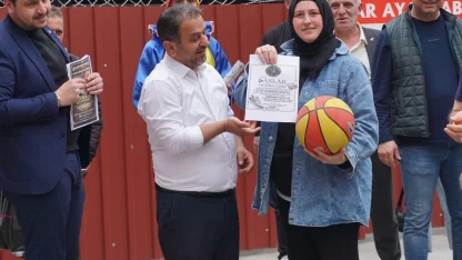 Kemeraltı’nda gram altın ödüllü basketbol etkinliği
