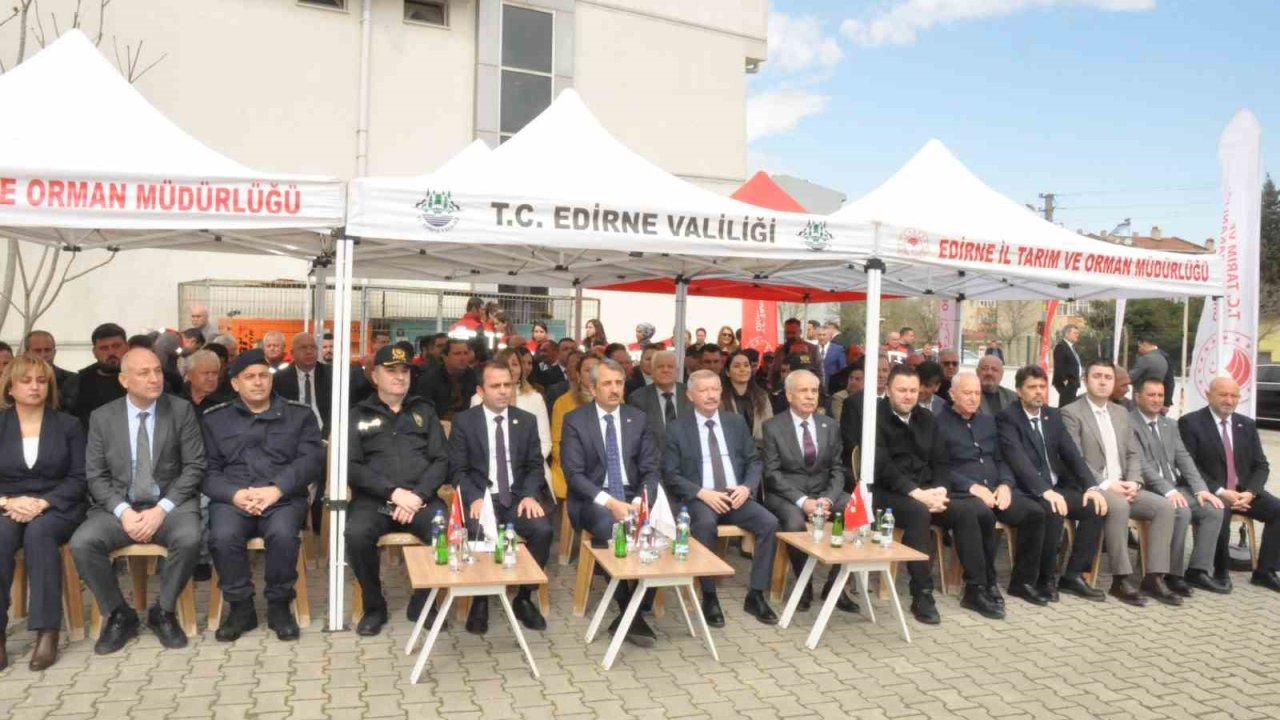 Keşan’da çiftçiye yüzde 75 bakanlık destekli hibrit ayçiçeği tohumu dağıtıldı